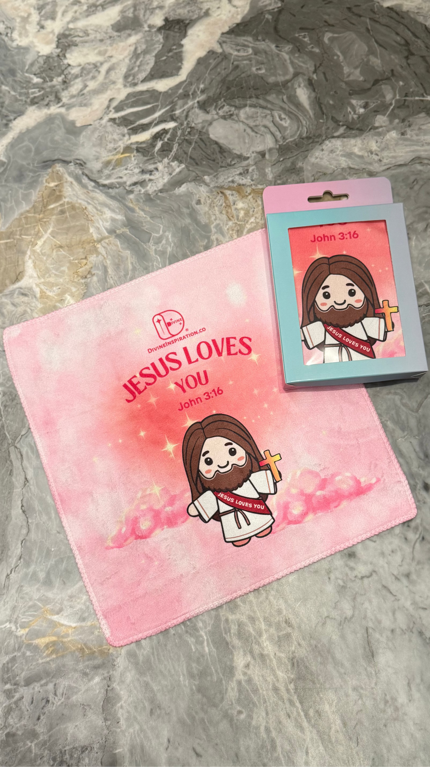 JESUS LOVES YOU TOWEL (PINK) (SMALL)